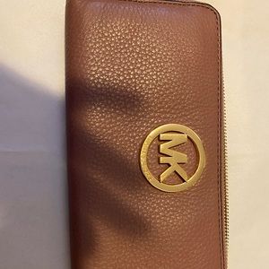 MK medium sized wallet